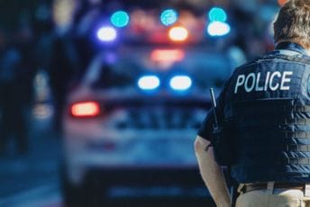 Njujork: Deset vagona iskočilo iz šina, dva završila u rijeci