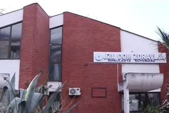 Mještani nezadovoljni: Dom zdravlja u Sutomoru radi jednu smjenu, nema državne apoteke Mještani nezadovoljni: Dom zdravlja u Sutomoru radi jednu smjenu, nema državne apoteke