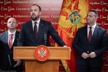 Nikolić: Vlada je Mandićev zarobljenik; Milović: Građani su prevareni; Eraković: PES i Demokrate sukobljeni Nikolić: Vlada je Mandićev zarobljenik; Milović: Građani su prevareni; Eraković: PES i Demokrate sukobljeni