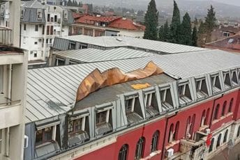 Podgorica: Vjetar oštetio krov Muzičke škole Podgorica: Vjetar oštetio krov Muzičke škole