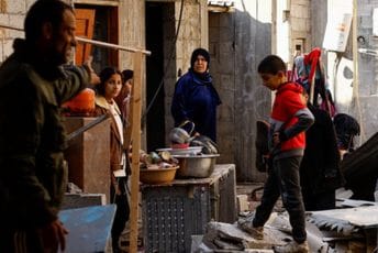 Egipat prijeti suspenzijom mirovnog sporazuma ako izraelska vojska uđe u Rafu Egipat prijeti suspenzijom mirovnog sporazuma ako izraelska vojska uđe u Rafu