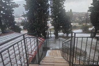 Oluja i grad jutros probudili Barane (VIDEO) Oluja i grad jutros probudili Barane (VIDEO)