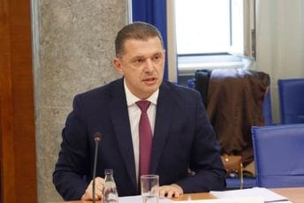 Šuković lažno prijavio stan, krio veze sa firmom ,,Grupa 219“ i ćutao o trgovini kešom Šuković lažno prijavio stan, krio veze sa firmom ,,Grupa 219“ i ćutao o trgovini kešom