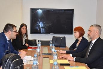 Uprava policije sa ekspertima Evropskog centra razovarali o unapređenju u monitoringu droga u Crnoj Gori Uprava policije sa ekspertima Evropskog centra razovarali o unapređenju u monitoringu droga u Crnoj Gori