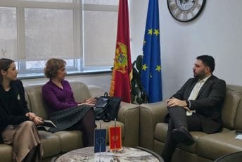 Martinović sa predstavicima AmCham-a: Uključenost poslovne zajednice u proces kreiranja regulative čini Crnu Goru privlačnom investicionom destinacijom Martinović sa predstavicima AmCham-a: Uključenost poslovne zajednice u proces kreiranja regulative čini Crnu Goru privlačnom investicionom destinacijom