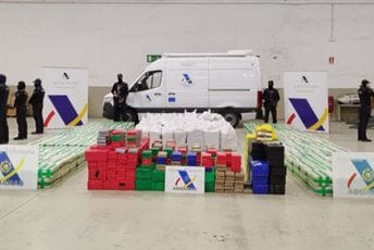 Zaplijenjeno osam tona kokaina u Španiji, uhapšene tri osobe Zaplijenjeno osam tona kokaina u Španiji, uhapšene tri osobe