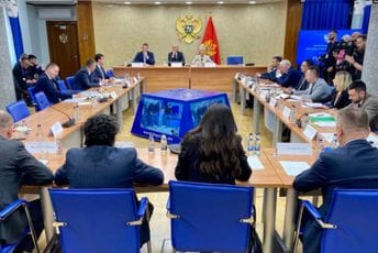 Pekić: Neophodno pročistiti crnogorske službe bezbjednosti Pekić: Neophodno pročistiti crnogorske službe bezbjednosti