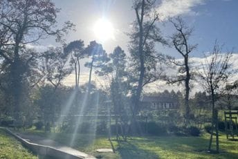 U ovom selu svi imaju demenciju: Prodavnica ne prima novac, stanovnici ne brinu kada zaborave novčanik U ovom selu svi imaju demenciju: Prodavnica ne prima novac, stanovnici ne brinu kada zaborave novčanik