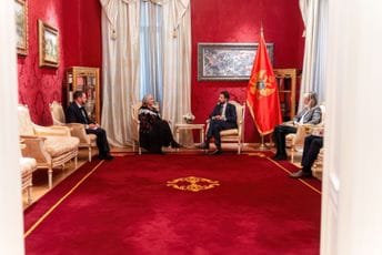 Milatović primio akreditivna pisma novoimenovanih ambasadora Novog Zelanda i Republike Kipar Milatović primio akreditivna pisma novoimenovanih ambasadora Novog Zelanda i Republike Kipar