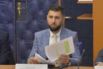 Demokratska partija Roma podržala Abdića: Na izbore zajedno sa DPS-om Demokratska partija Roma podržala Abdića: Na izbore zajedno sa DPS-om