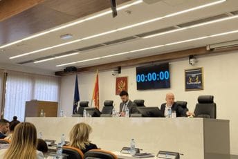 Budva: Raspravljaju o imenovanju kandidata koji je uhapšen, kvorum dala opozicija Budva: Raspravljaju o imenovanju kandidata koji je uhapšen, kvorum dala opozicija