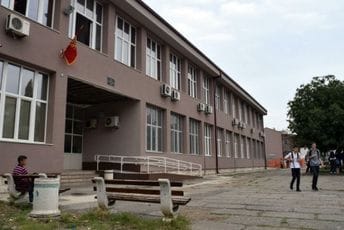 Podgorica: U toku evakuacija u ETŠ "Vaso Aligrudić" zbog dojave o bombi