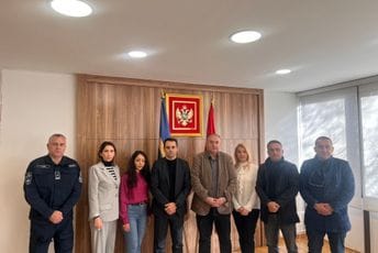 Opština Bar: Donijeta odluka da se opredijeli 12 hiljada eura pomoći porodicama koje su pretrpjele gubitke u jučerašnjem požaru Opština Bar: Donijeta odluka da se opredijeli 12 hiljada eura pomoći porodicama koje su pretrpjele gubitke u jučerašnjem požaru