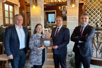 Nimanbegu razgovarao sa Rajzing Rajnke: Centralizacija uzrokuje brojne nedostatke Nimanbegu razgovarao sa Rajzing Rajnke: Centralizacija uzrokuje brojne nedostatke