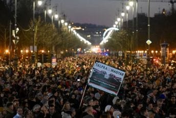 Mađari na protestu zbog skandala o prikrivanju seksualnog zlostavljanja djece Mađari na protestu zbog skandala o prikrivanju seksualnog zlostavljanja djece