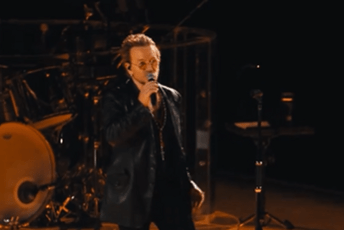 Bono Voks sa publikom skandirao ime Alekseja Navaljnog na koncertu u Las Vegasu (VIDEO) Bono Voks sa publikom skandirao ime Alekseja Navaljnog na koncertu u Las Vegasu (VIDEO)