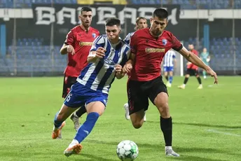 Sjajan derbi pod Goricom: 'Plavi' ispustili dva gola viška, Bojan Matić donio Dečiću bod Sjajan derbi pod Goricom: 'Plavi' ispustili dva gola viška, Bojan Matić donio Dečiću bod