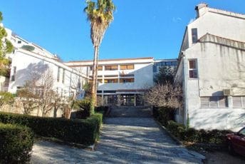 Dojava o bombi u školi u Herceg Novom Dojava o bombi u školi u Herceg Novom