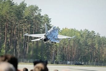 Švajcarska će vježbati polijetanje i slijetanje vojnih aviona na auto-putu Švajcarska će vježbati polijetanje i slijetanje vojnih aviona na auto-putu