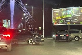 Udes kod Milenijuma, učestvovalo službeno vozilo državne uprave Udes kod Milenijuma, učestvovalo službeno vozilo državne uprave