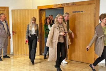 Institut Igalo: Plata opet nema, radnici su iscrpljeni, ali uzdaju se u Vladu Institut Igalo: Plata opet nema, radnici su iscrpljeni, ali uzdaju se u Vladu