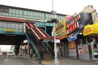 U metrou pronašli odsječenu nogu, sada traže onog kome je pripadala U metrou pronašli odsječenu nogu, sada traže onog kome je pripadala