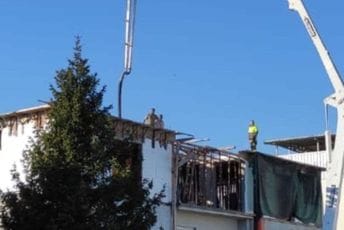 Država oklijeva ili žmuri dok zgrada niče bez ijednog papira IZLIVANJE PLOČE: Minule subote zabilježeno na gradilištu u Tološima