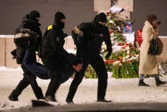 Uhapšeni na skupovima u Rusiji zbog smrti Navaljnog dobili pozive za služenje vojske Uhapšeni na skupovima u Rusiji zbog smrti Navaljnog dobili pozive za služenje vojske