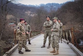 Inžinjerski tim britanskih Oružanih snaga posjetio VCG: Pregledali most "Bejli" Inžinjerski tim britanskih Oružanih snaga posjetio VCG: Pregledali most "Bejli"