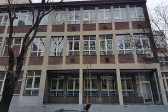 Beograd: Đaci iz škole "Vladislav Ribnikar" pušteni kući, pronađen nož kod učenika