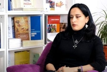 Irijana Rizvanović ponosna na istrajnost i dostignuća: Nije dozvolila da je predrasude ,,izguraju“ iz školskog sistema