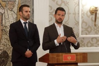 Više od trećine odbornika PES-a odlučilo da formira zaseban klub Više od trećine odbornika PES-a odlučilo da formira zaseban klub