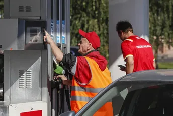 Rusija od 1. marta zabranjuje izvoz benzina, samo su četiri države izuzete Rusija od 1. marta zabranjuje izvoz benzina, samo su četiri države izuzete