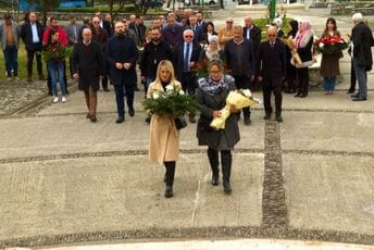 Zločin na stanici Štrpci; Mustafić: Da odgovaraju svi nalogodavci i počinioci Zločin na stanici Štrpci; Mustafić: Da odgovaraju svi nalogodavci i počinioci