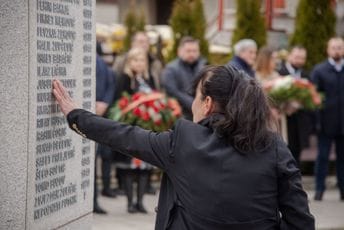 Delegacija Vlade ignorisala godišnjicu zločina u Štrpcima zbog - "unaprijed zakazanog ručka" Delegacija Vlade ignorisala godišnjicu zločina u Štrpcima zbog - "unaprijed zakazanog ručka"