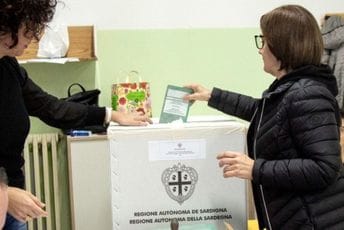 Ostrvo koje je otpisalo desnicu: Prvi veliki poraz za Meloni od preuzimanja vlasti Ostrvo koje je otpisalo desnicu: Prvi veliki poraz za Meloni od preuzimanja vlasti