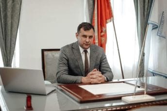 Zbog neslaganja s odlukama iz vrha pokreta: I Grgurović, predsjednik opštine Danilovgrad, napuštio PES Zbog neslaganja s odlukama iz vrha pokreta: I Grgurović, predsjednik opštine Danilovgrad, napuštio PES