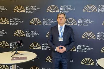 O diplomatiji u doba previranja: Ibrahimović u Antaliji