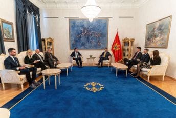 Milatović se sastao s Đuraškovićem, Radunovićem i Pravilovićem: Antifašizam i tekovine NOB-a predstavljaju jedne od najvažnijih temelja našeg društva Milatović se sastao s Đuraškovićem, Radunovićem i Pravilovićem: Antifašizam i tekovine NOB-a predstavljaju jedne od najvažnijih temelja našeg društva