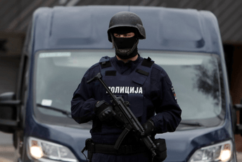 Uhapšeno pet osoba u Srbiji zbog šverca kokaina iz Španije, Holandije i Belgije Uhapšeno pet osoba u Srbiji zbog šverca kokaina iz Španije, Holandije i Belgije