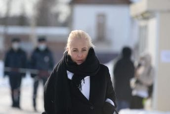 Julija Navaljna se obratila Rusima: Uništite listić, napišite na njemu "Navaljni", glasajte i za nekog drugog, samo ne za Putina Julija Navaljna se obratila Rusima: Uništite listić, napišite na njemu "Navaljni", glasajte i za nekog drugog, samo ne za Putina