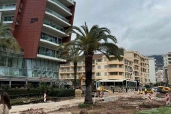 Raskopali ulice taman kad su počele stizati prve grupe gostiju Raskopali ulice taman kad su počele stizati prve grupe gostiju