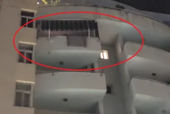 Drač: Djevojčica pala sa sedmog sprata, nije životno ugrožena, spasili je - tenda, voće i povrće Drač: Djevojčica pala sa sedmog sprata, nije životno ugrožena, spasili je - tenda, voće i povrće