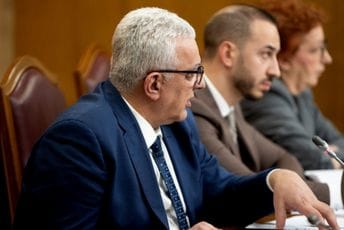 Evo koliko poslanika će sigurno biti za Mandićevu smjenu Evo koliko poslanika će sigurno biti za Mandićevu smjenu