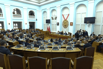 Huter: Morao sam da reagujem na prozivanje predaka, ostavimo se prebrojavanja krvih zrnaca Huter: Morao sam da reagujem na prozivanje predaka, ostavimo se prebrojavanja krvih zrnaca