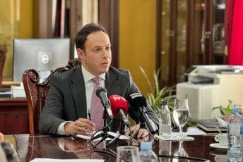 Predati na ocjenu ustavnosti članovi zakona koji se tiču obale Ulcinja; Barjaktari: Prostor se uzima planski Predati na ocjenu ustavnosti članovi zakona koji se tiču obale Ulcinja; Barjaktari: Prostor se uzima planski