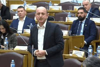 Knežević: Krapoviću, nije dobro da vas od mene brani Peđa Bošković