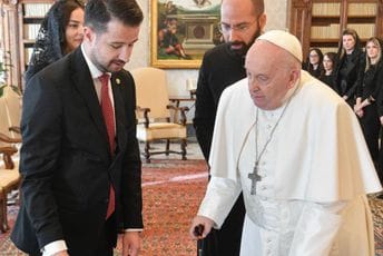 Milatović sa papom: Očekujemo njegovu istorijsku posjetu Crnoj Gori Milatović sa papom: Očekujemo njegovu istorijsku posjetu Crnoj Gori