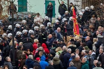 UP: Na Cetinju danas angažovan određeni broj policajaca radi održavanja javnog reda i mira UP: Na Cetinju danas angažovan određeni broj policajaca radi održavanja javnog reda i mira