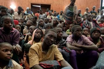 Masovna otmica u Nigeriji: Kidnapovano 280 učenika i nastavnik Masovna otmica u Nigeriji: Kidnapovano 280 učenika i nastavnik